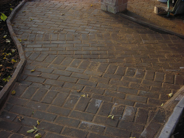 Мощение дорожек